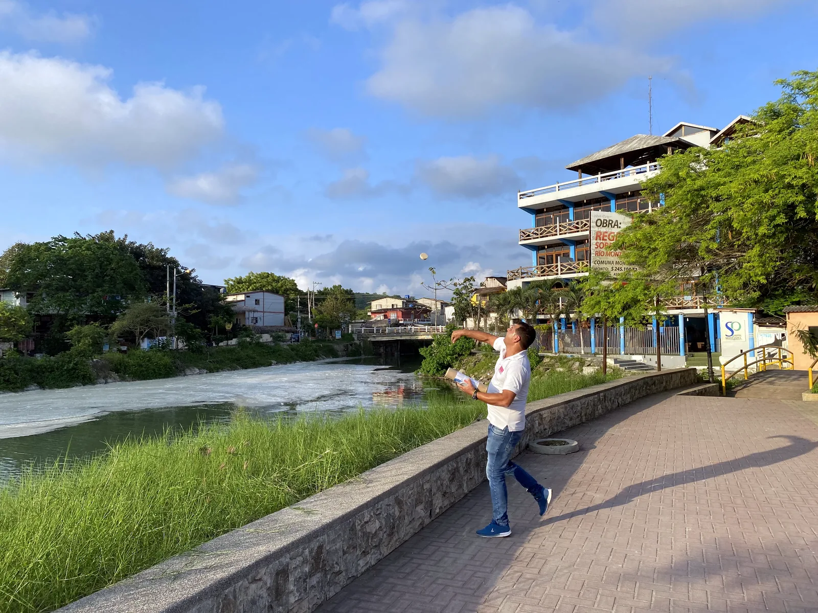 Recuperación ambiental del canal de Montañita, GAD de Santa Elena